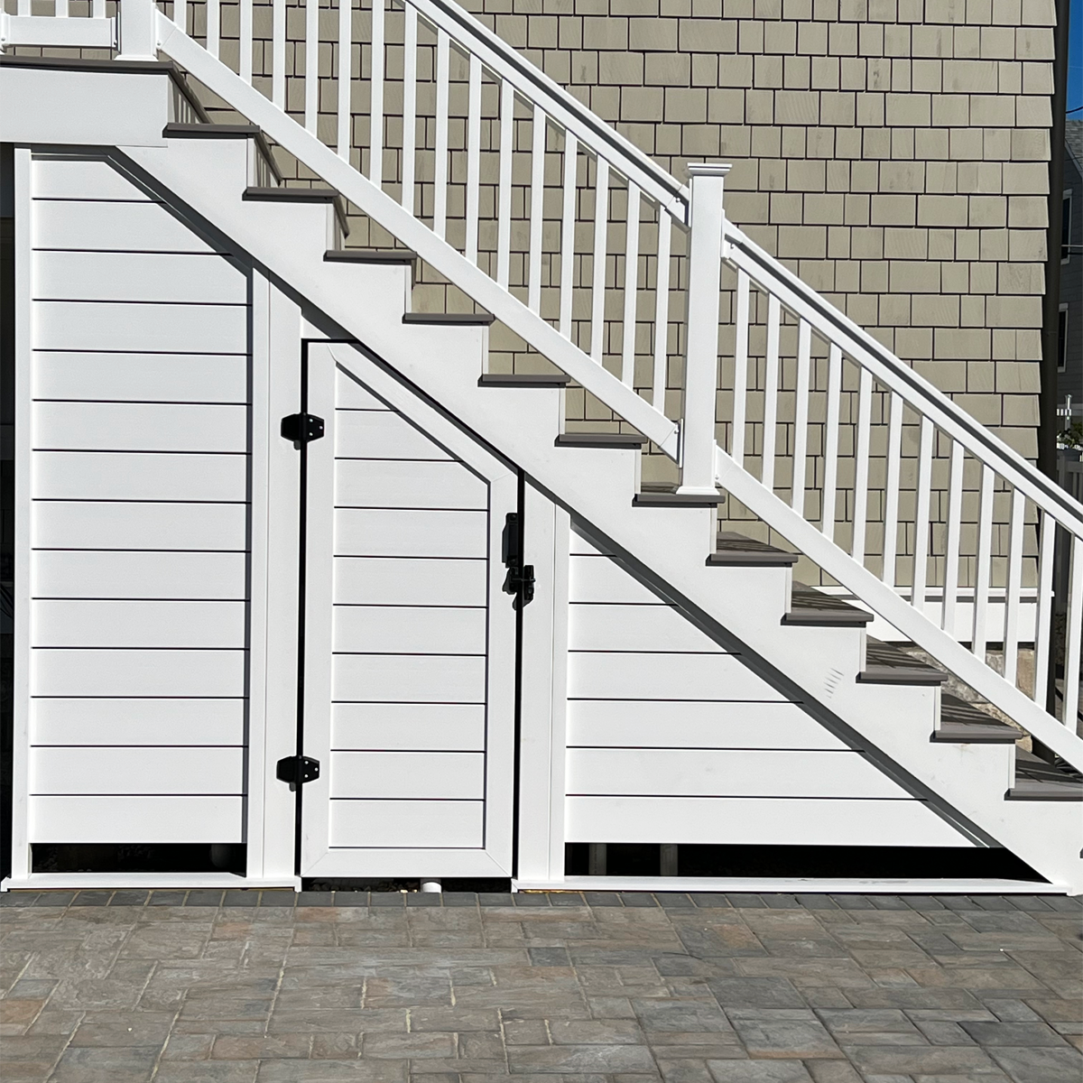 Phoenix PVC House Skirting with Custom Gate